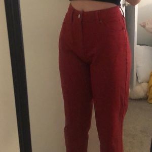 Red mom jean / boyfriend jean pants